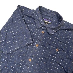 Patagonia Back Step Short Sleeve Animal Print Button Up Shirt Men's Size Medium